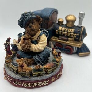 Boyds Bearstones #227814 Choo-Choo McBear w/Cast Iron Boyds Express